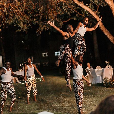 Weru Weru River Lodge Moshi Esterno foto