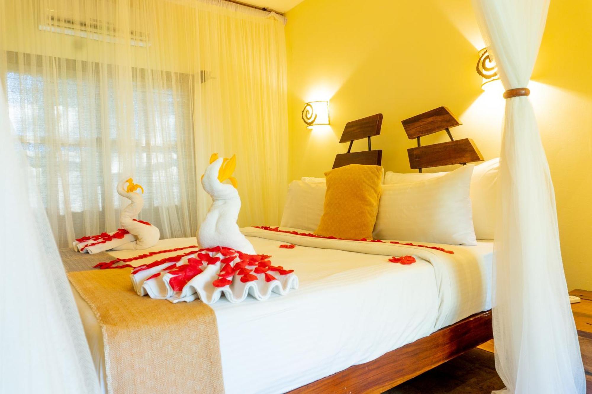 Weru Weru River Lodge Moshi Esterno foto