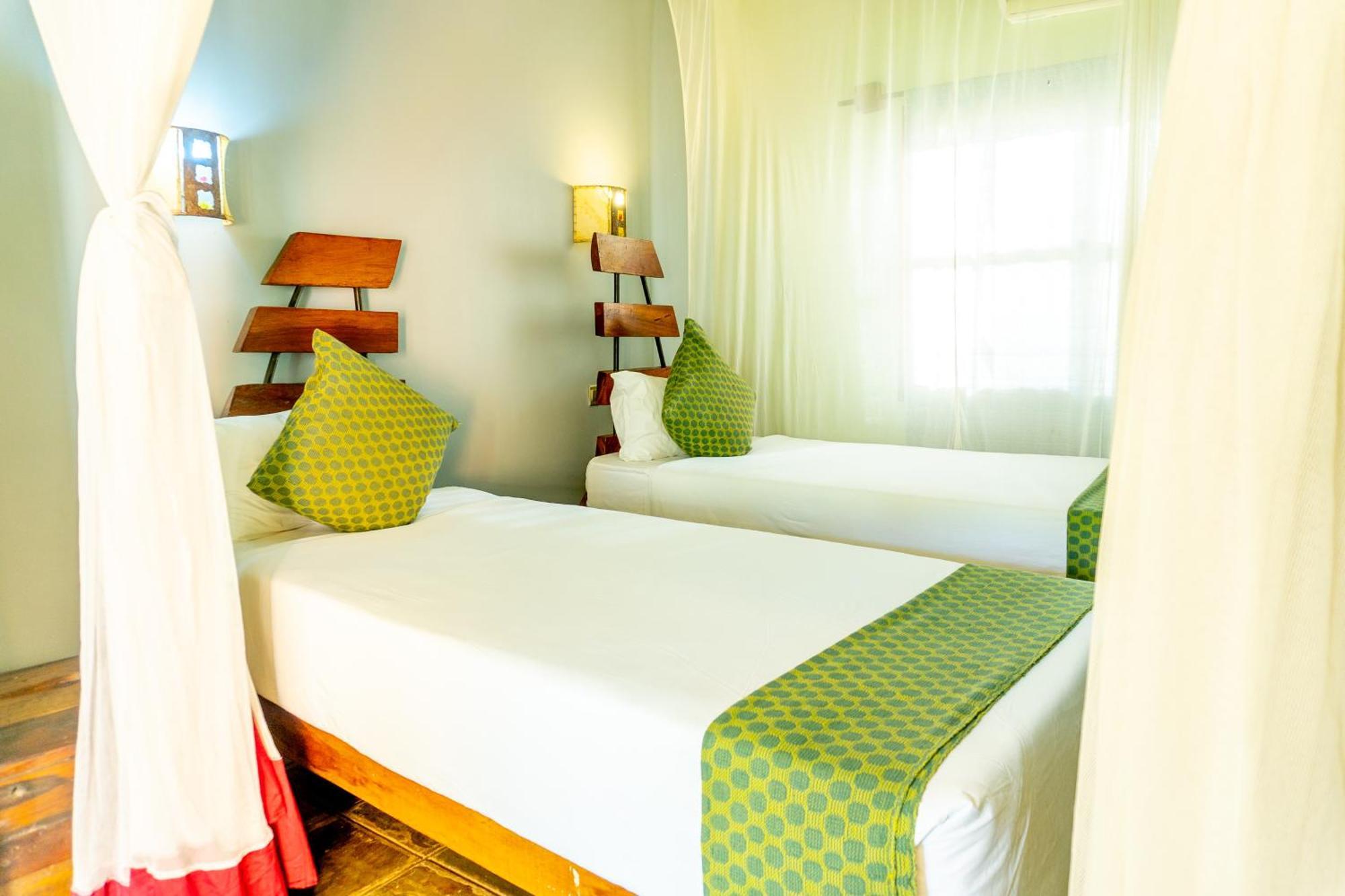 Weru Weru River Lodge Moshi Esterno foto